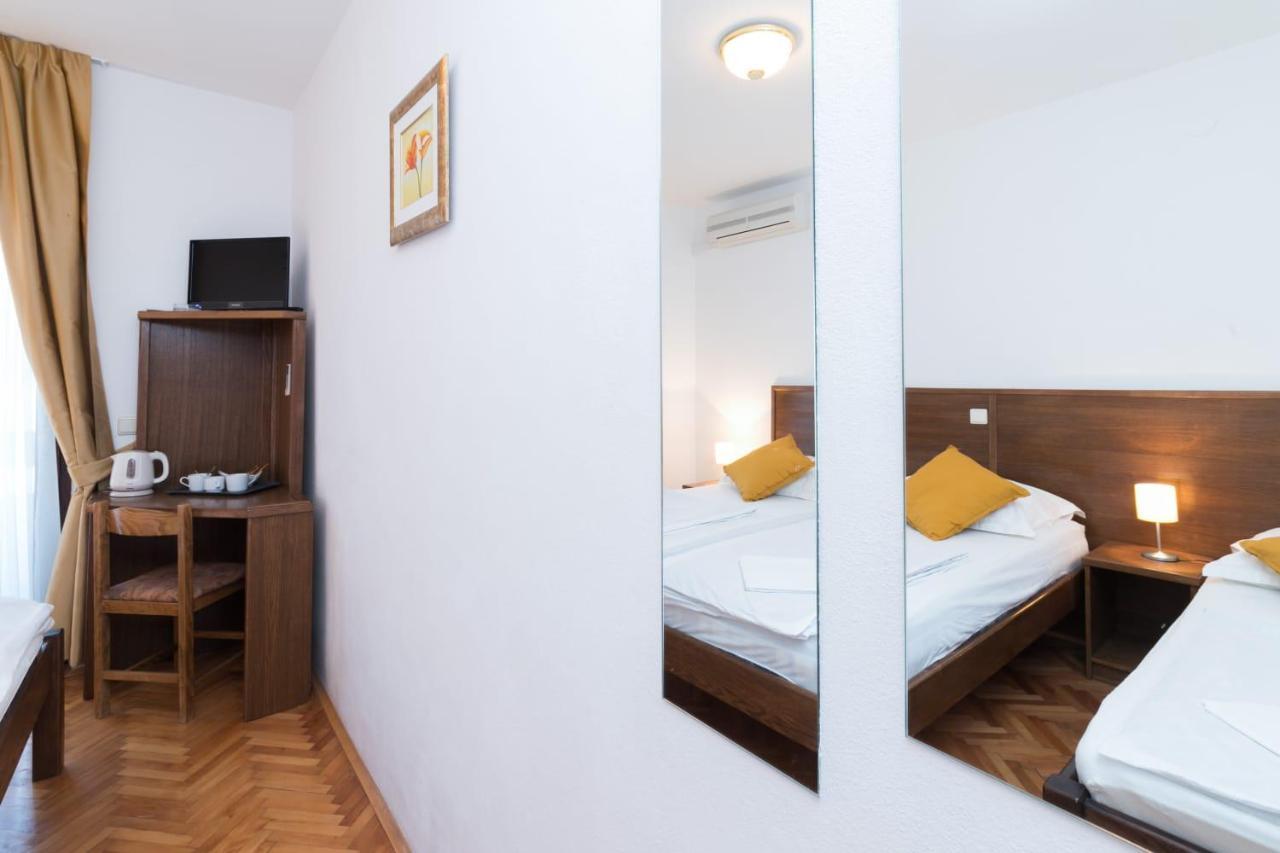 Mb Bed&Breakfast Паг Екстериор снимка