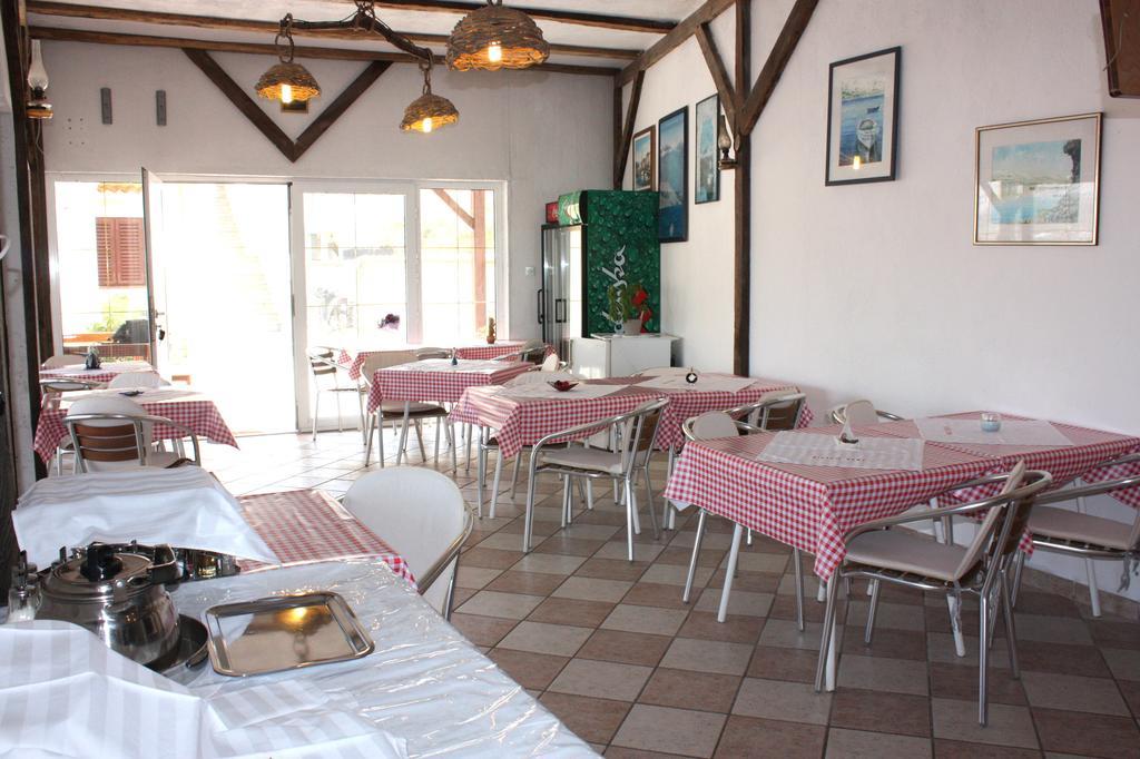 Mb Bed&Breakfast Паг Екстериор снимка