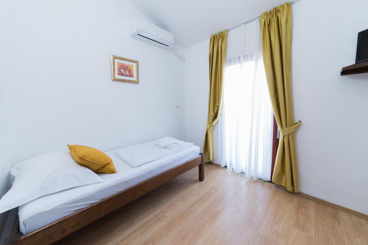 Mb Bed&Breakfast Паг Екстериор снимка
